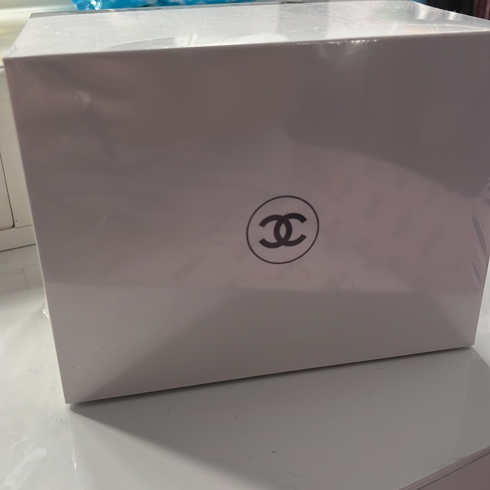 chanel cotton pads